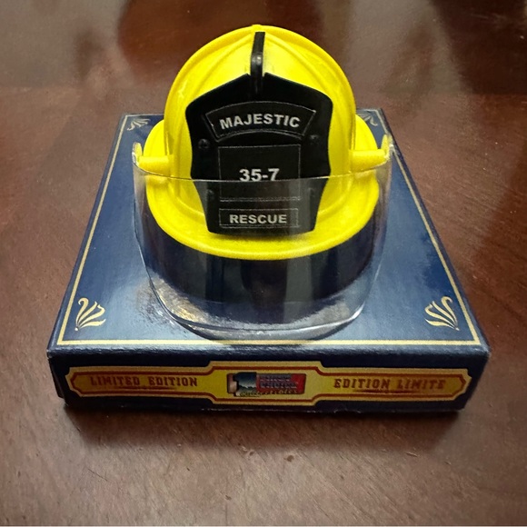 Vintage Code 3 Appx 10cm On Longest Side 60051 - Model Fire Helmet - Yellow - Picture 2 of 5